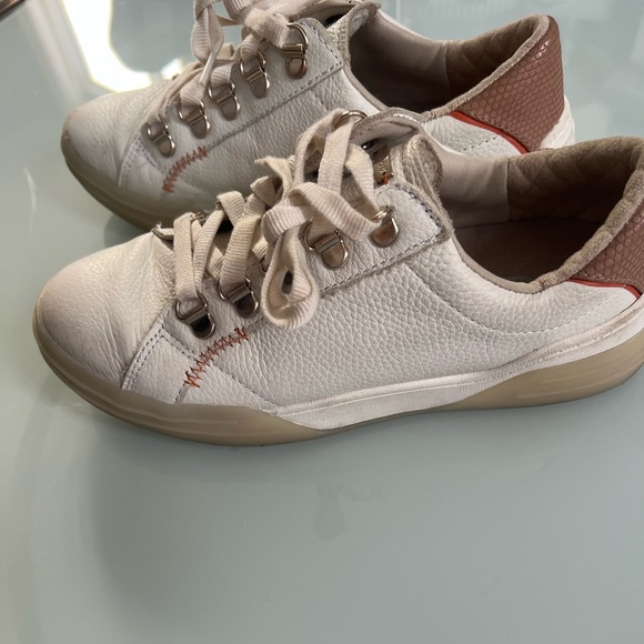 Dr. Scholl’s sz 6 Be You canvas lace up shoes 
Preowned - Picture 3 of 8